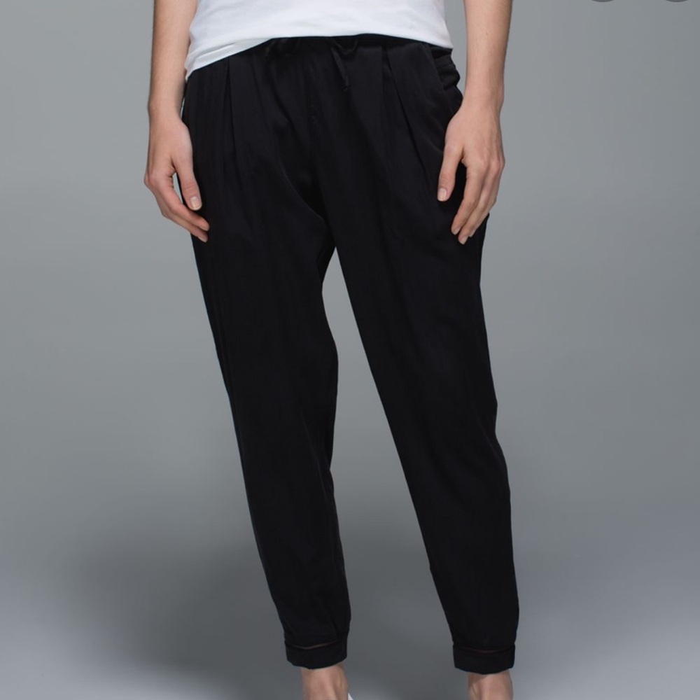 Lululemon Black Jogger size 10